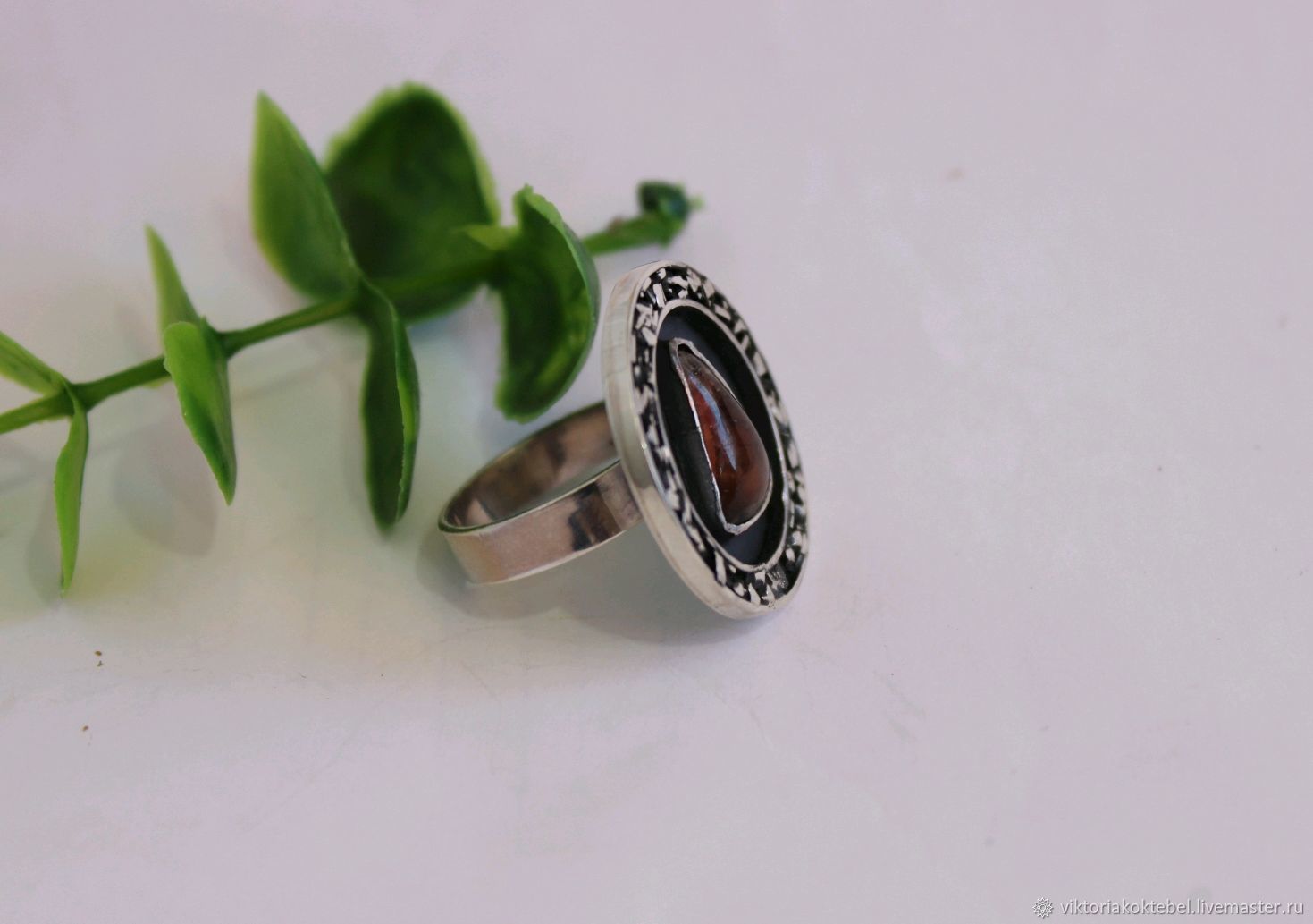 Серебряное кольцо с зеленым турмалином из серебра