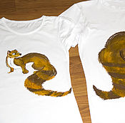 Paired t-shirts with the painting 
