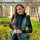 Жилетка из Павловопосадского платка Ясно Солнышко зеленый с песцом. Жилеты. Ульяна Смирнова. Интернет-магазин Ярмарка Мастеров.  Фото №2