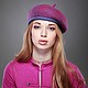 Головной убор выполнен из 100% шерсти в технике `мокрого валяния`. Шляпки выполненные в этой технике мягкие, уютные, хорошо держат форму без пропитки и не боятся сминания. Такой головной убор можно сп