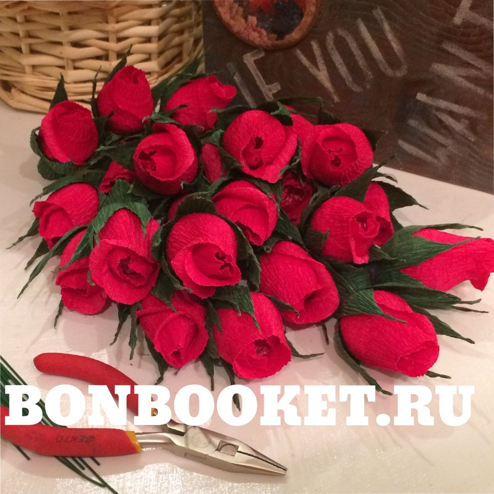 Роза из гофрированной бумаги
