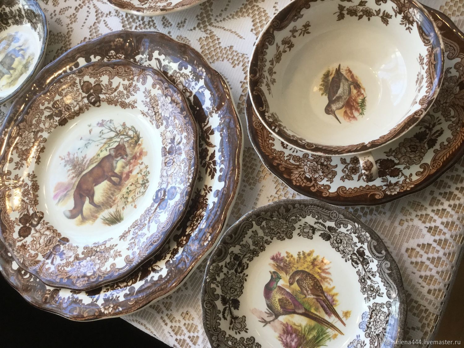 England porcelain посуда. Охотничий сервиз Гатчинский дворец. Сервиз Палисси Англия. Сервиз английская охота. Посуда на английском.