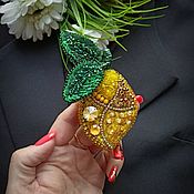 Украшения handmade. Livemaster - original item Brooch-pin made of beads and Swarovski crystals bright-juicy Don Lemon. Handmade.