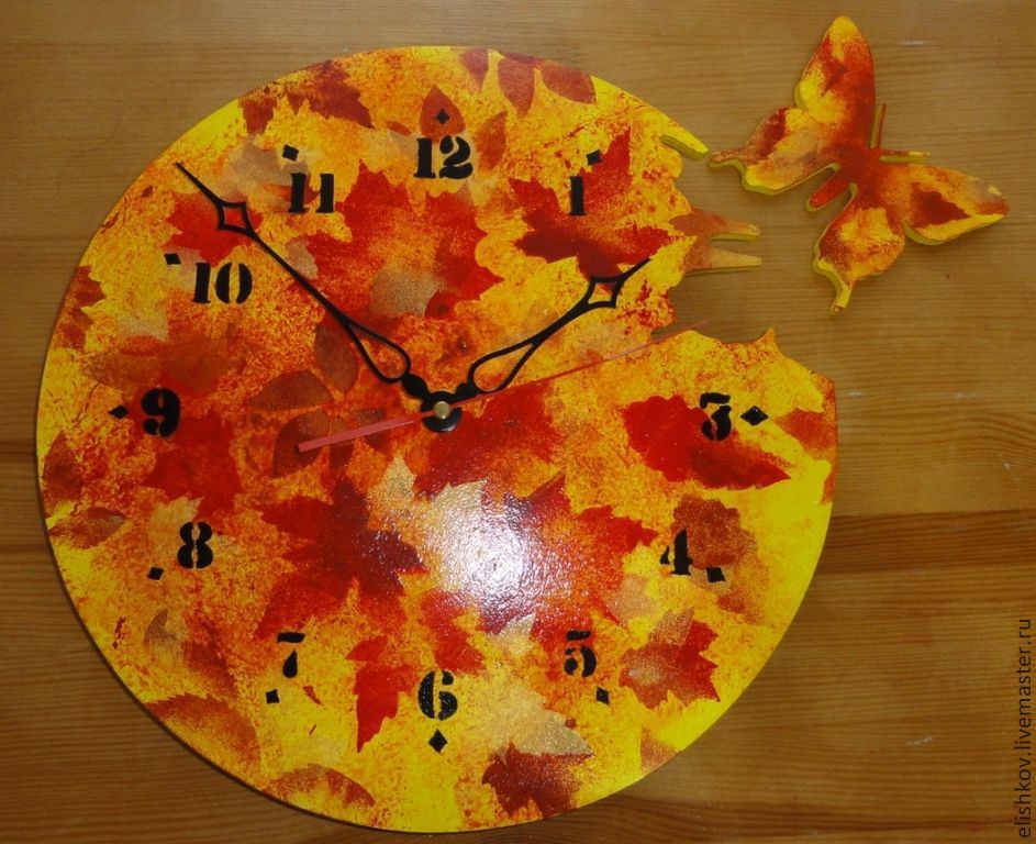 Часы из листьев
