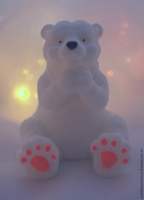 Игра мишки снежные мишки. Белый медведь из снега. Снежные фигуры белый медведь. Медвежонок из снега. Умка из снега.