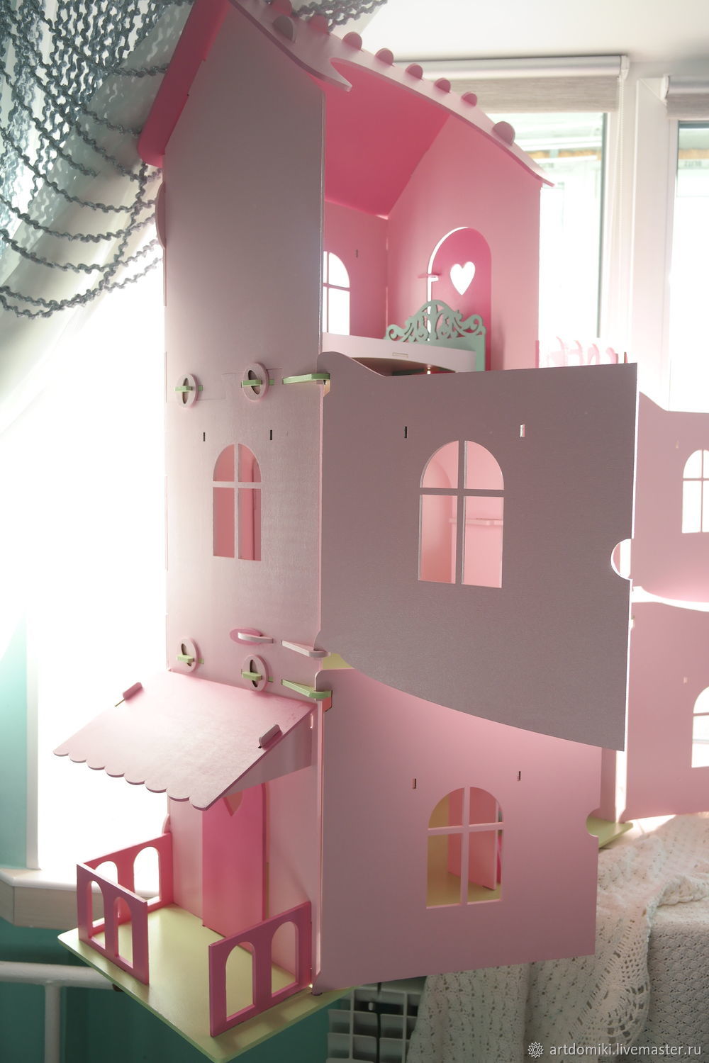 Чем заняться в выходные: кукольный дом для Барби своими руками