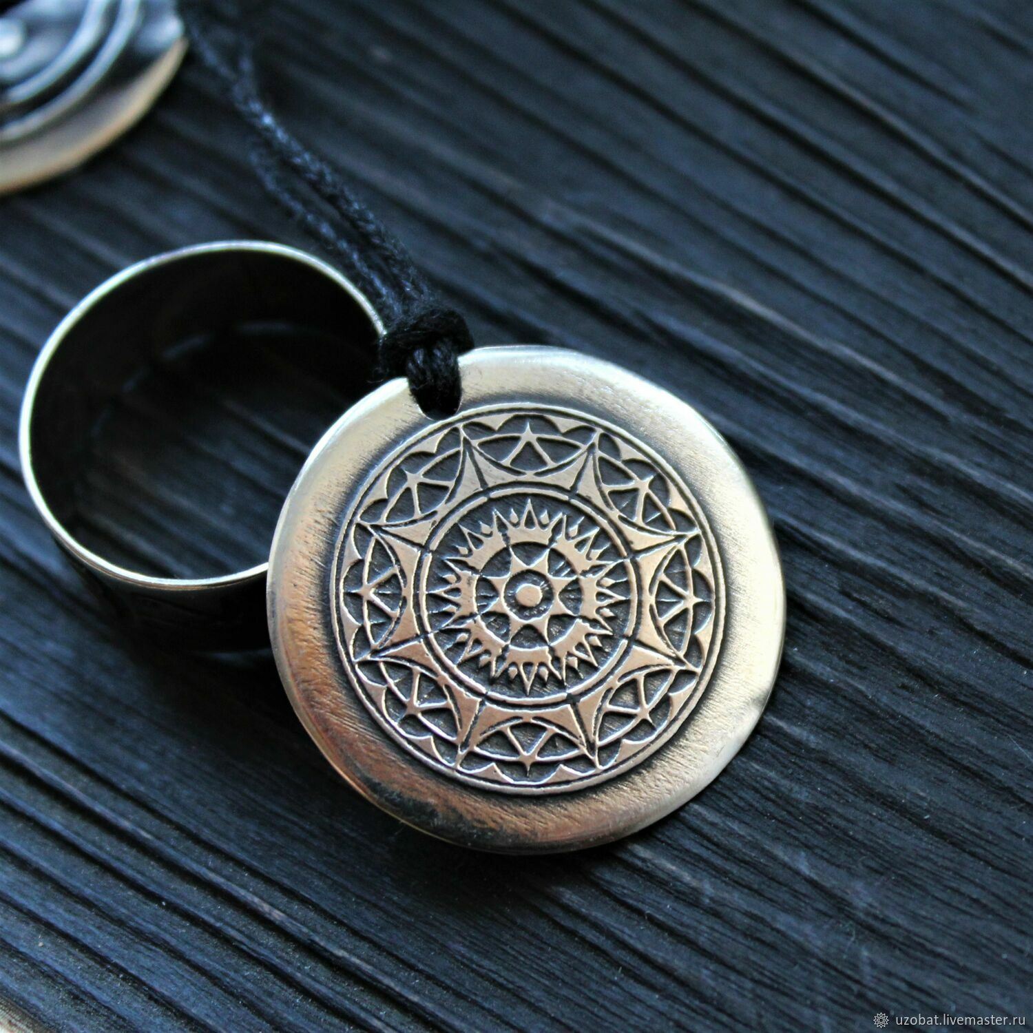 подвеска ветер из золота. кулон ветер. кулон ветра. подвеска ветер. подвеска ветер на шею.