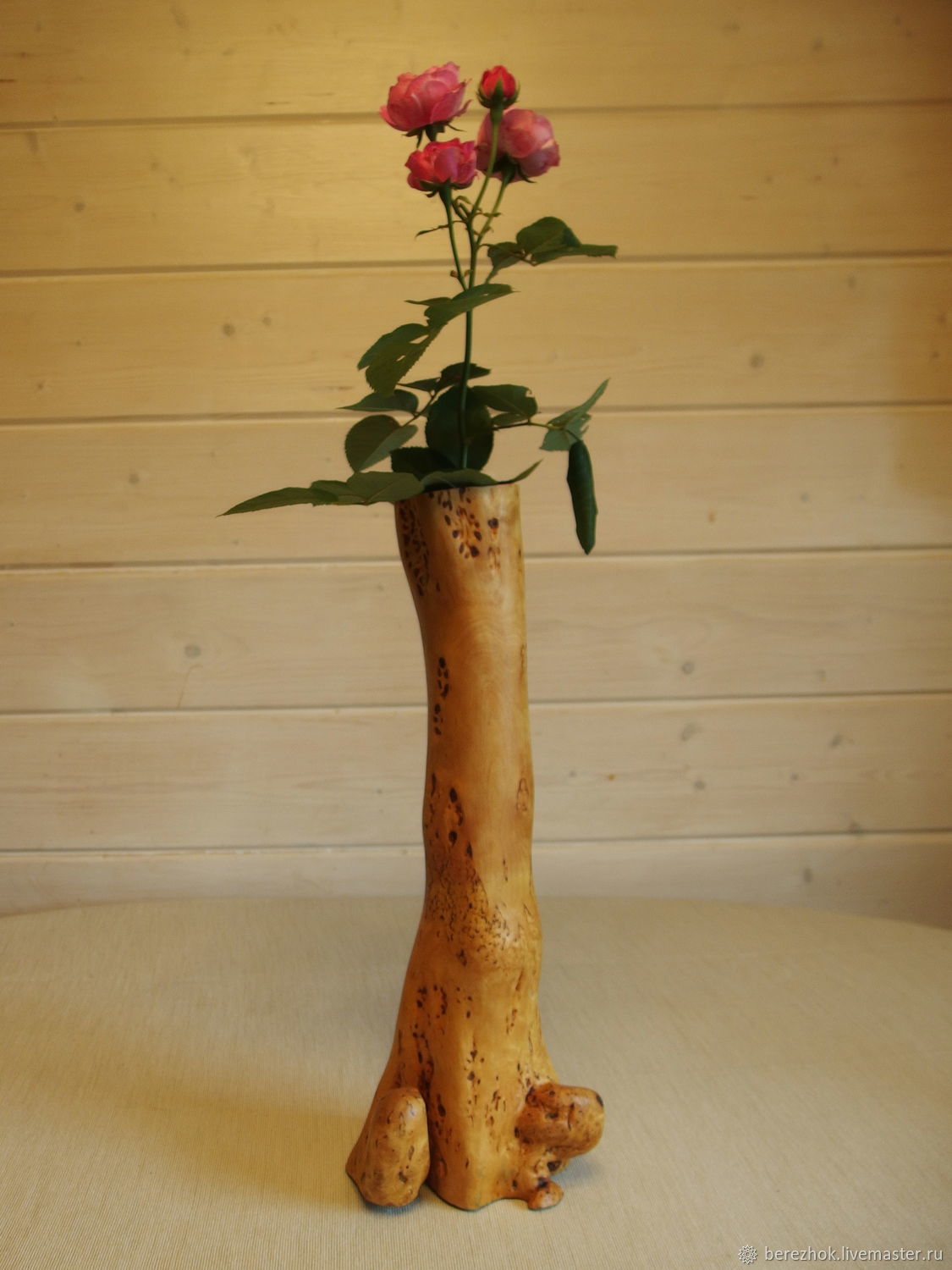 Ваза из карельской березы. Напольная ваза. Высокая ваза для сухоцветов