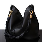 Кожаная черная сумка с кисточкой хобо