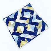 Нежно-голубое детское лоскутное одеяло