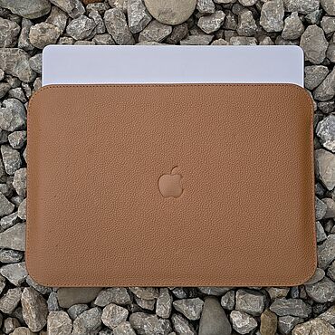 Сумки ручной работы. Ярмарка Мастеров - ручная работа Кожаный чехол MacBook Air 15 горизонтальный св-коричневый. Handmade.