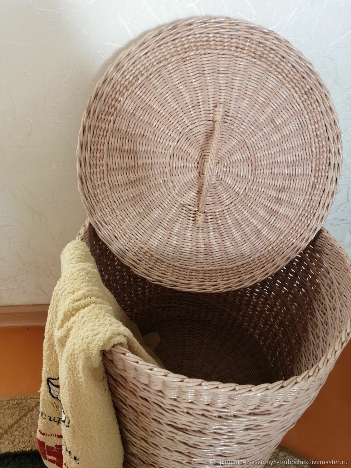 плетение стула из газетных трубочек