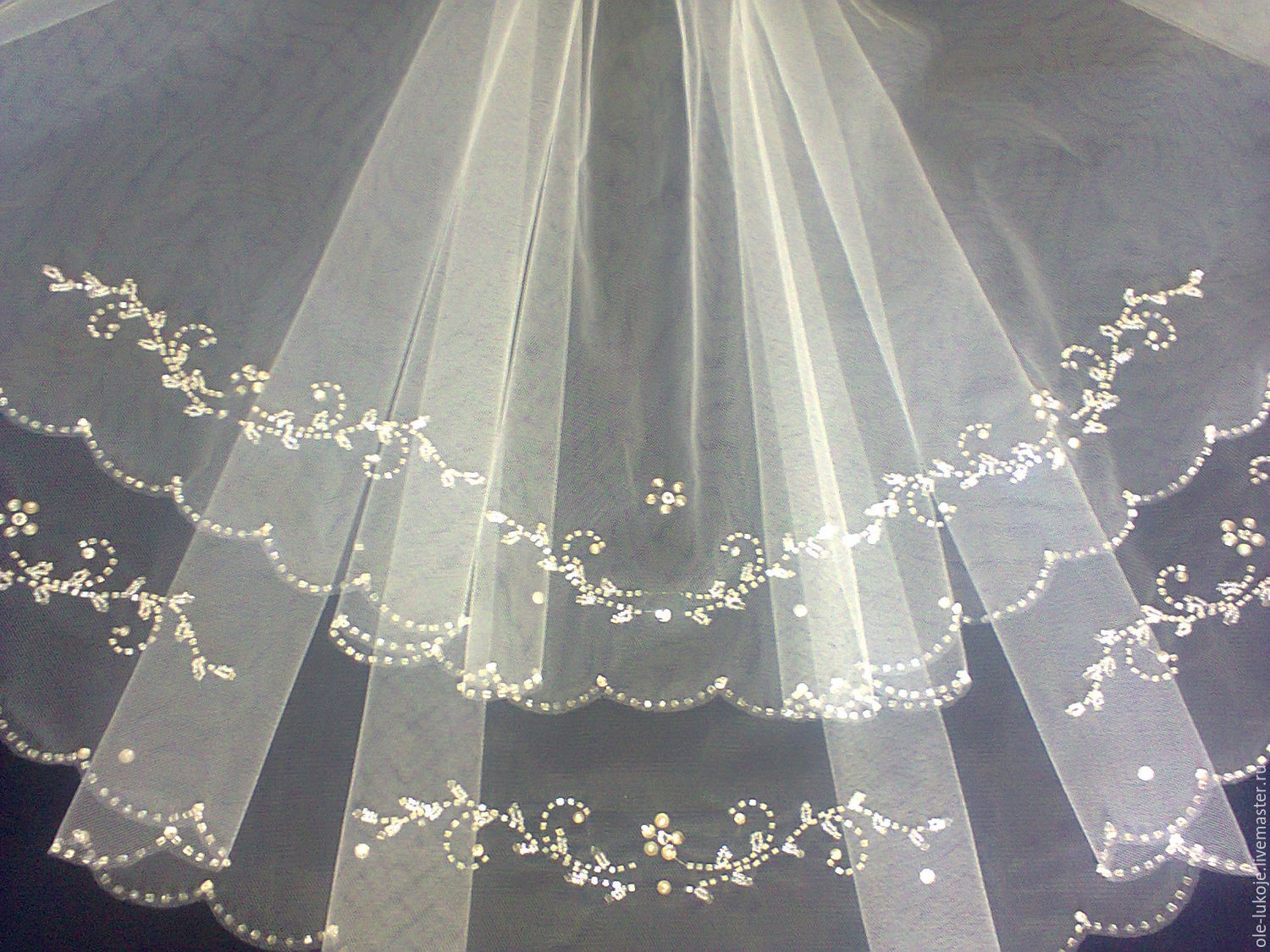 Свадебное платье со стеклярусом