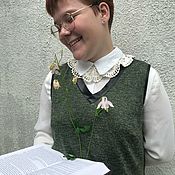 Воротничок-косынка с россыпью белых цветов