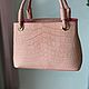 Сумка из персиково-розовой кожи крокодила. Классическая сумка. Chic bags. Ярмарка Мастеров.  Фото №6