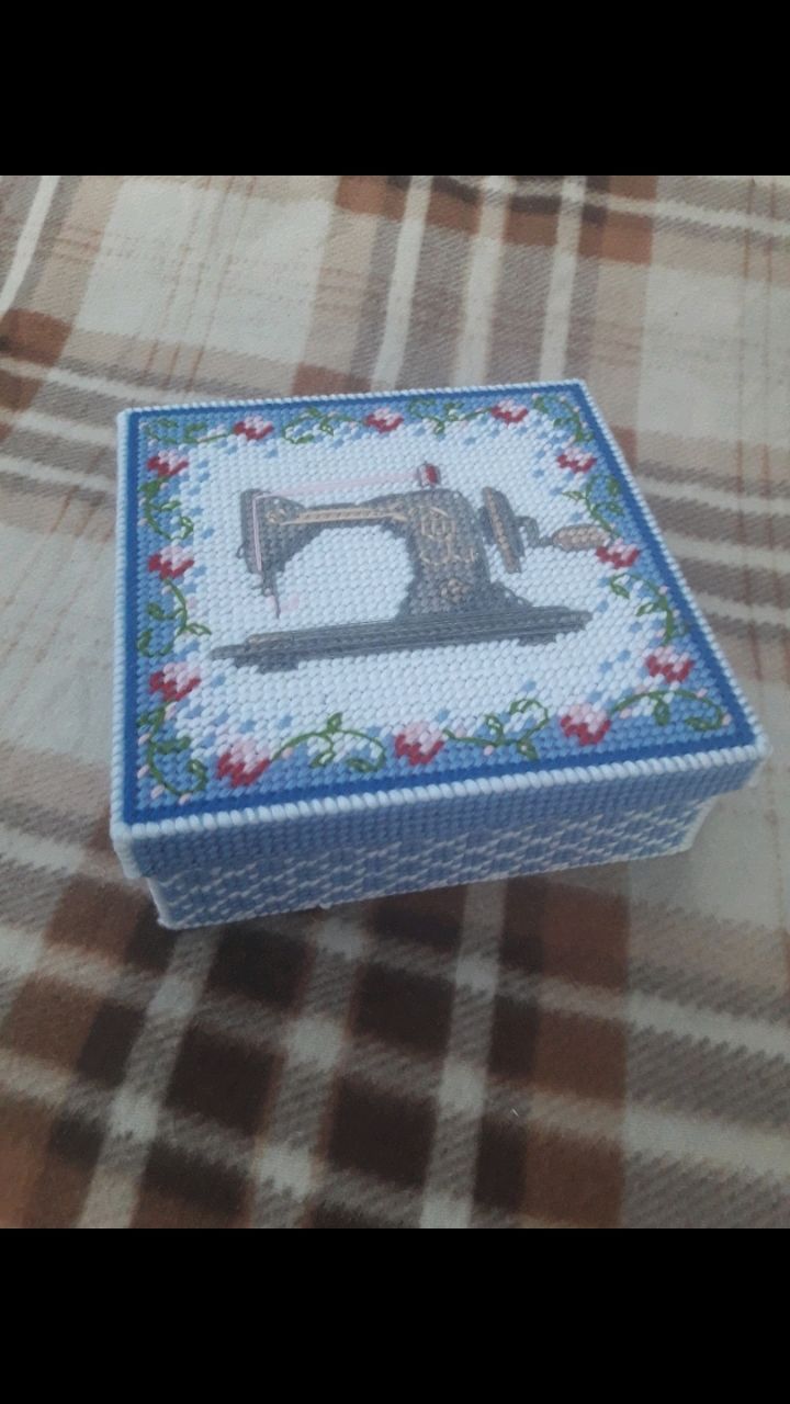 Вышитая шкатулка из пластиковой канвы в интернет-магазине на Ярмарке ...