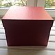 Квадратная подарочная коробка бордового цвета