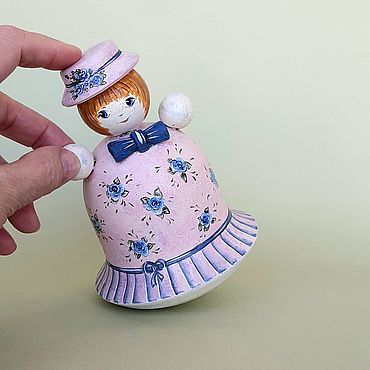Подарки и сувениры ручной работы. Ярмарка Мастеров - ручная работа Неваляшка в шляпке музыкальная. Handmade.