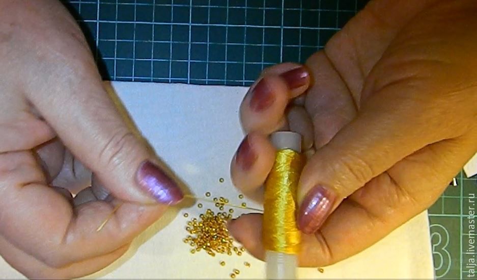 Видео м-к. Как сделать браслет из кожи с бисером