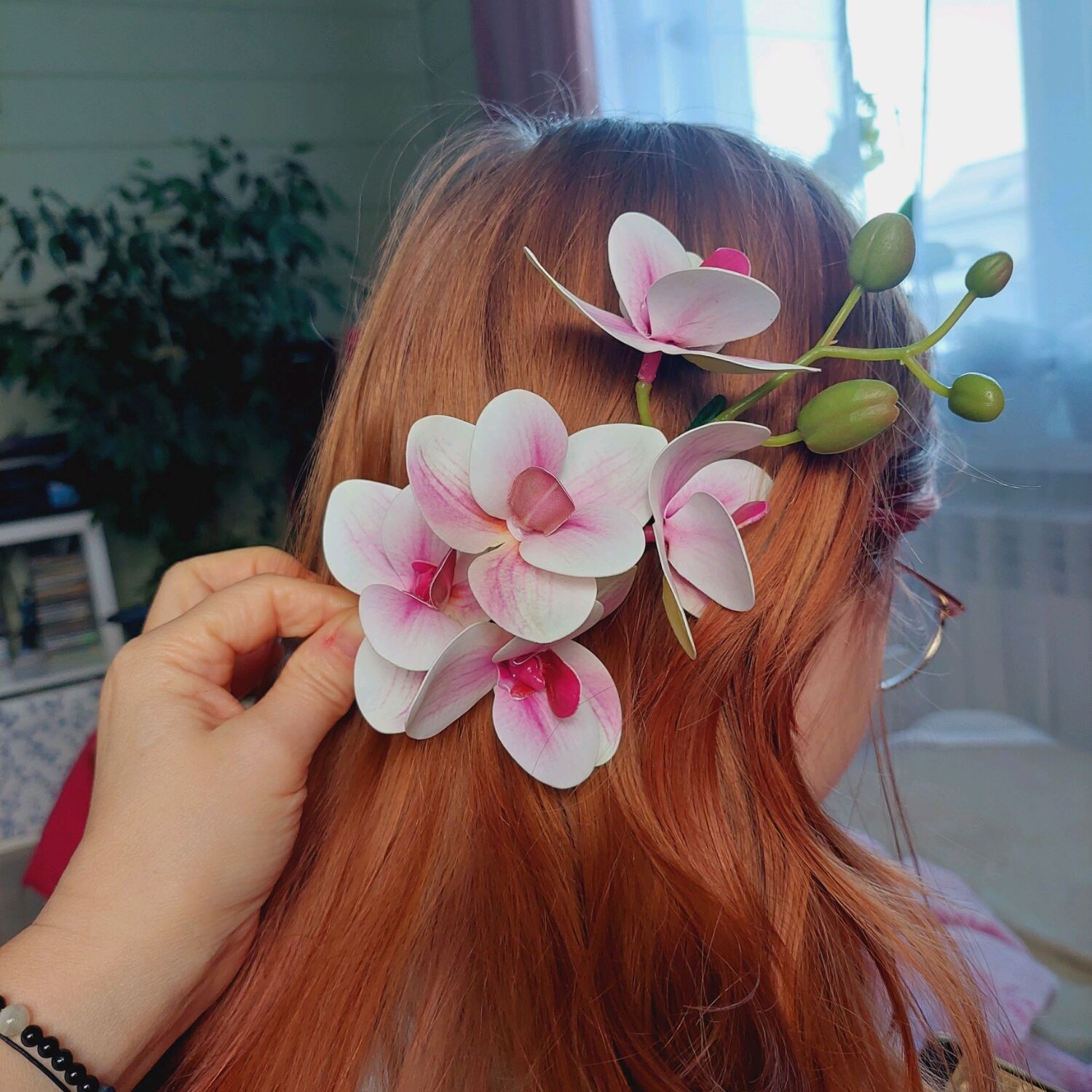 Орхидея В Волосах
