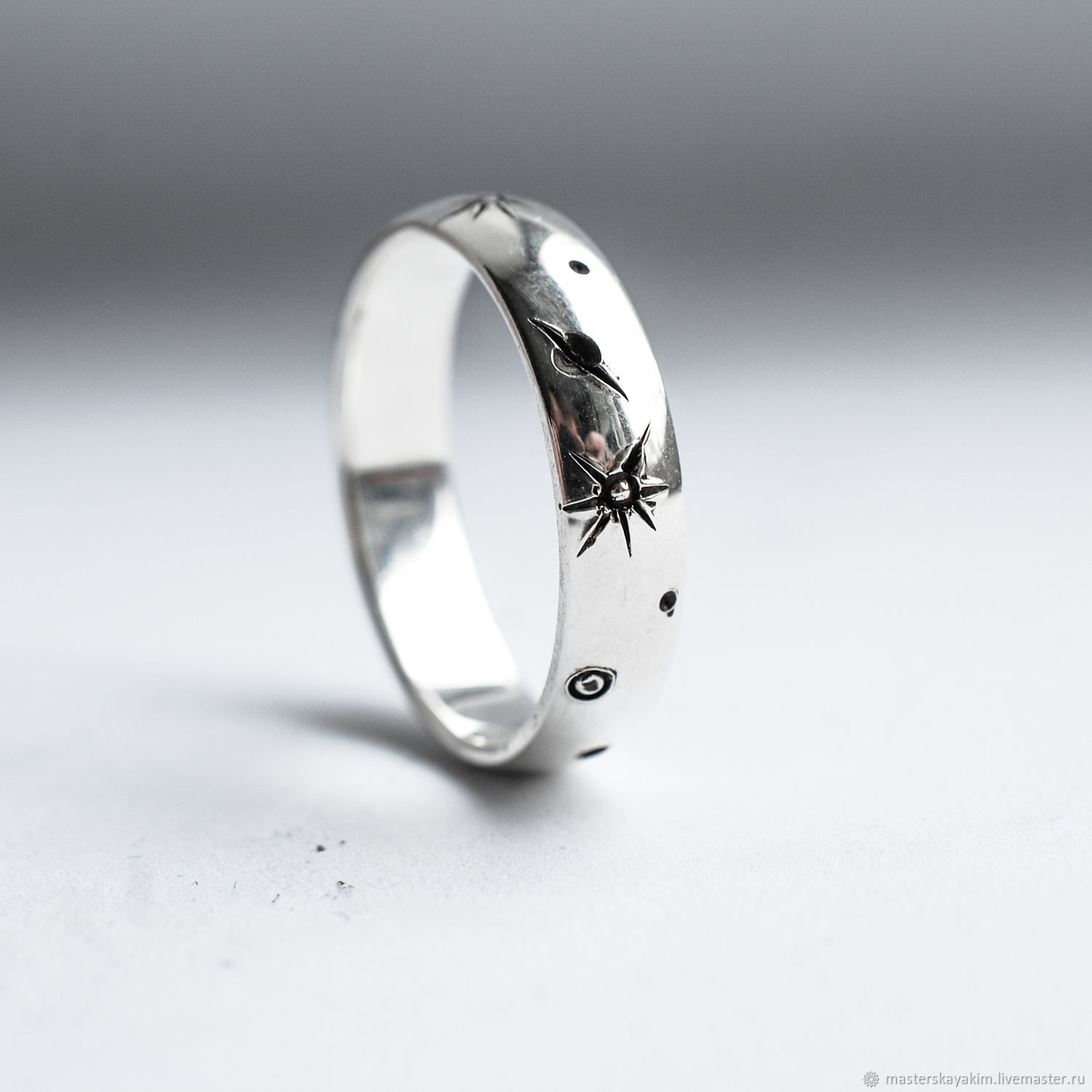 граненое кольцо из серебра. моно серебро. фактурное кольцо из серебра. гранёный перстень. моно серебро.