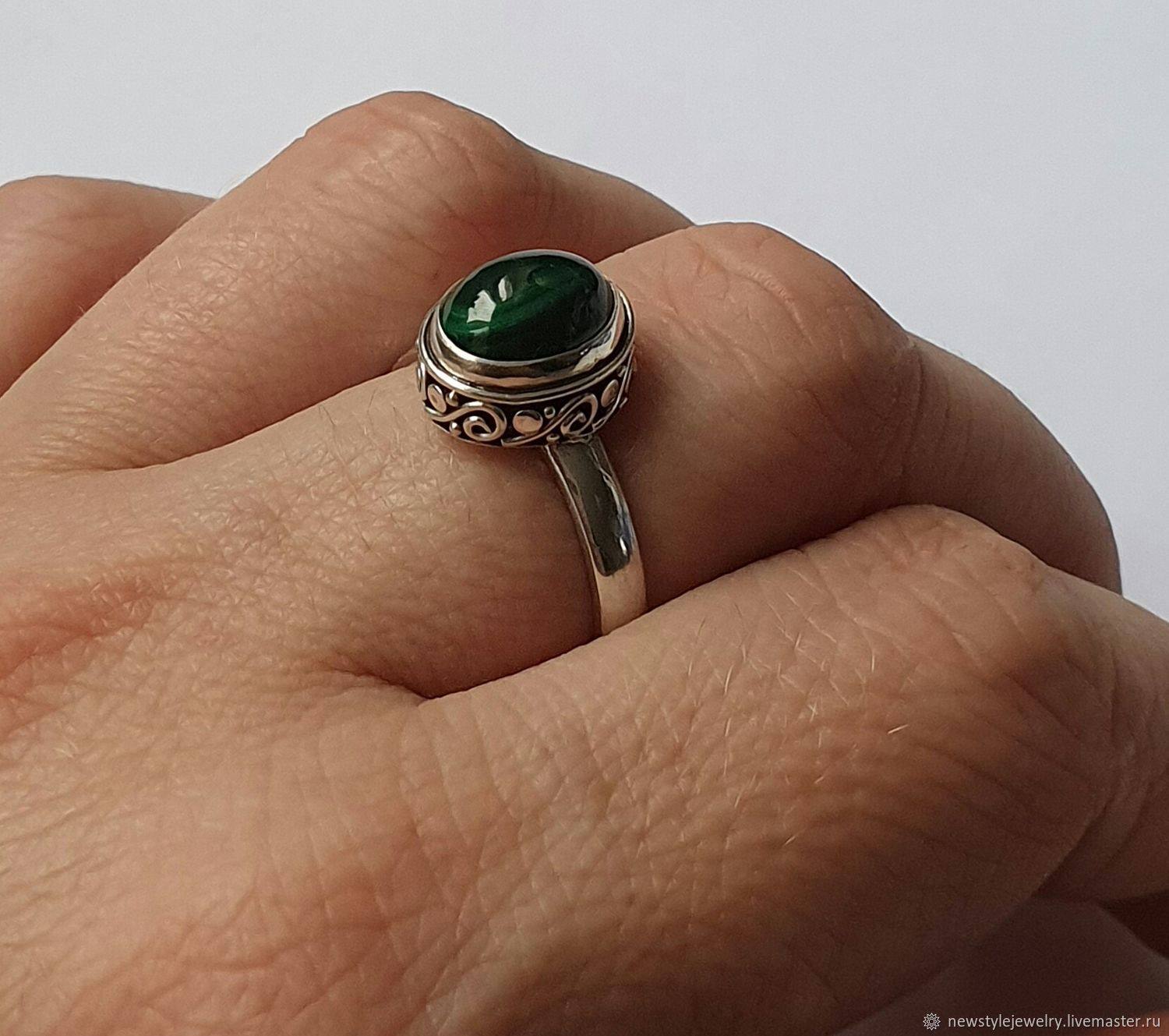 Серебряное кольцо с малахитом zlato
