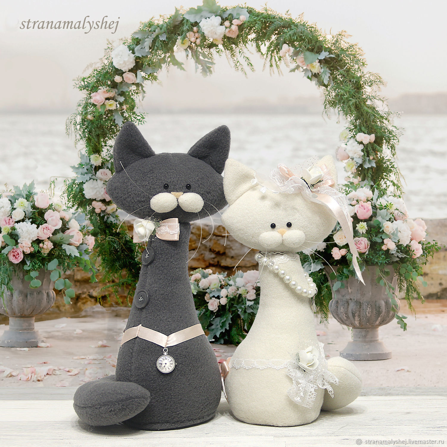 Свадебный салон в Туле Белая кошка & Чёрный кот