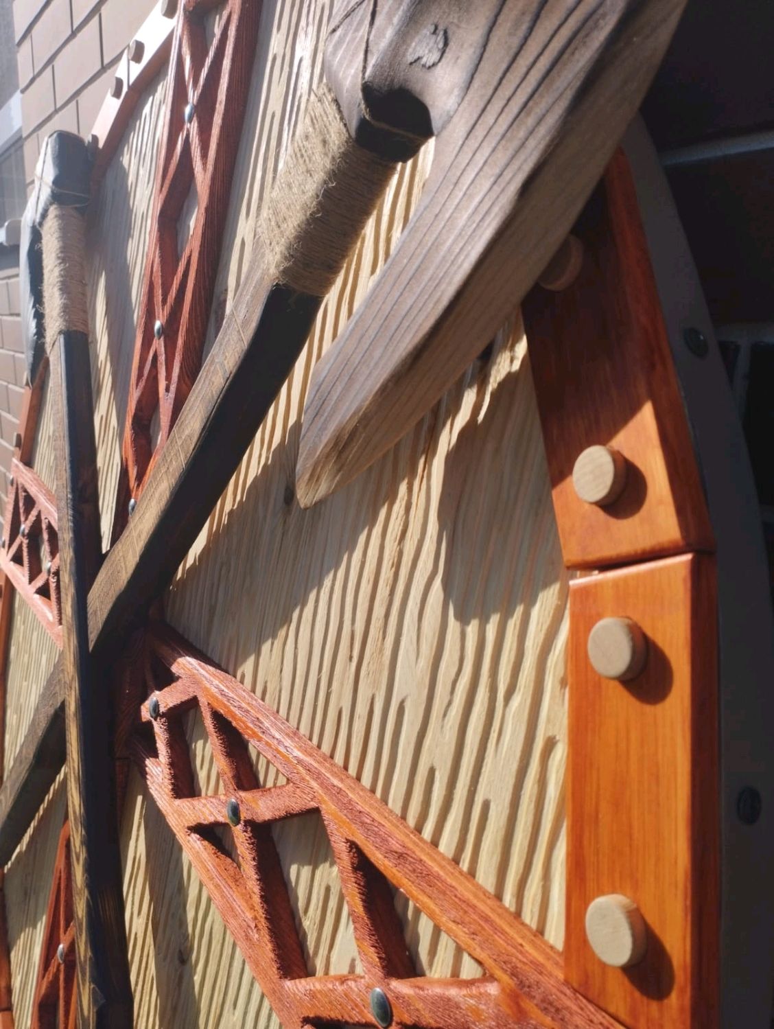 Щит с топорами / декоративный щит / пано щит с топорами купить в ...