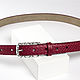 Cinturón de piel de pitón rojo Cereza, ancho 2,4 cm. Straps. Two Starlings. Интернет-магазин Ярмарка Мастеров.  Фото №2