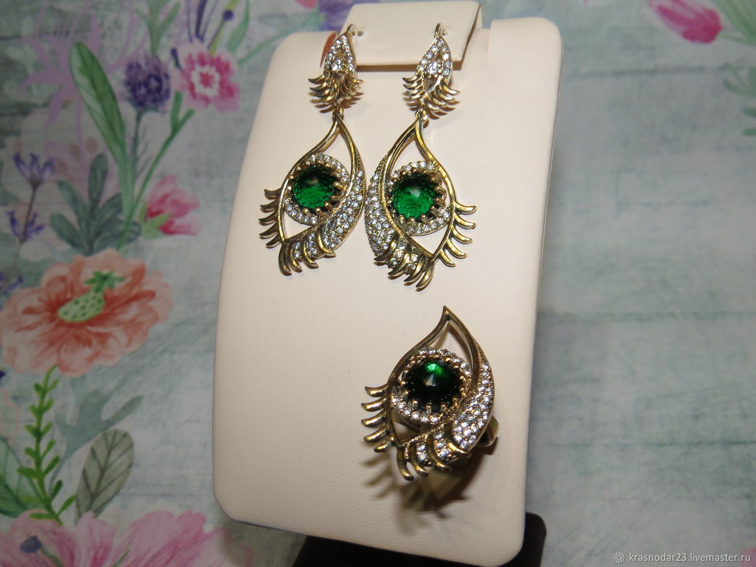 A set of 925 sterling SILVER with elements of bronze gilt, decorated with cut quartz briolette elegant dark green (rich emerald) and sparkling zircons.