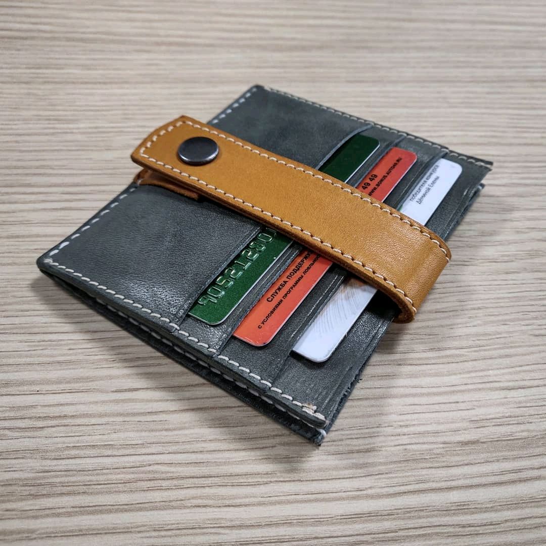 PV картхолдер. Eminsa картхолдер. Картхолдер AMG. Картхолдер Малевич