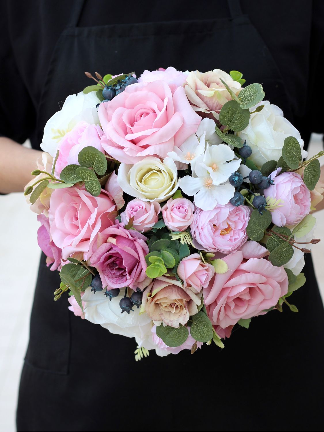 Круглая цветочная композиция из искусственных цветов в интернет ...