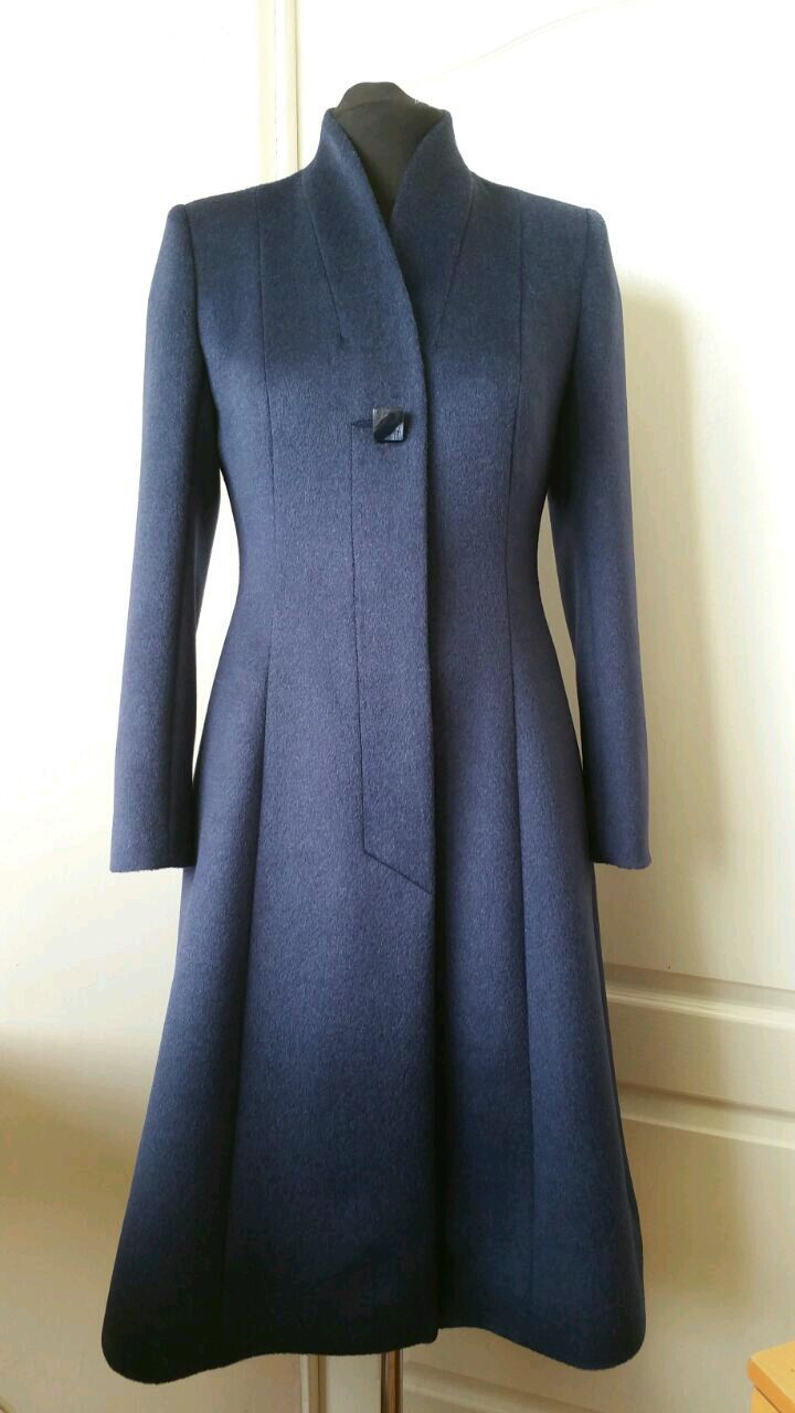 098: Женское приталенное пальто из кашемира в интернет-магазине Ярмарка Мастеров по цене 20000 ₽ – AEA3NRU