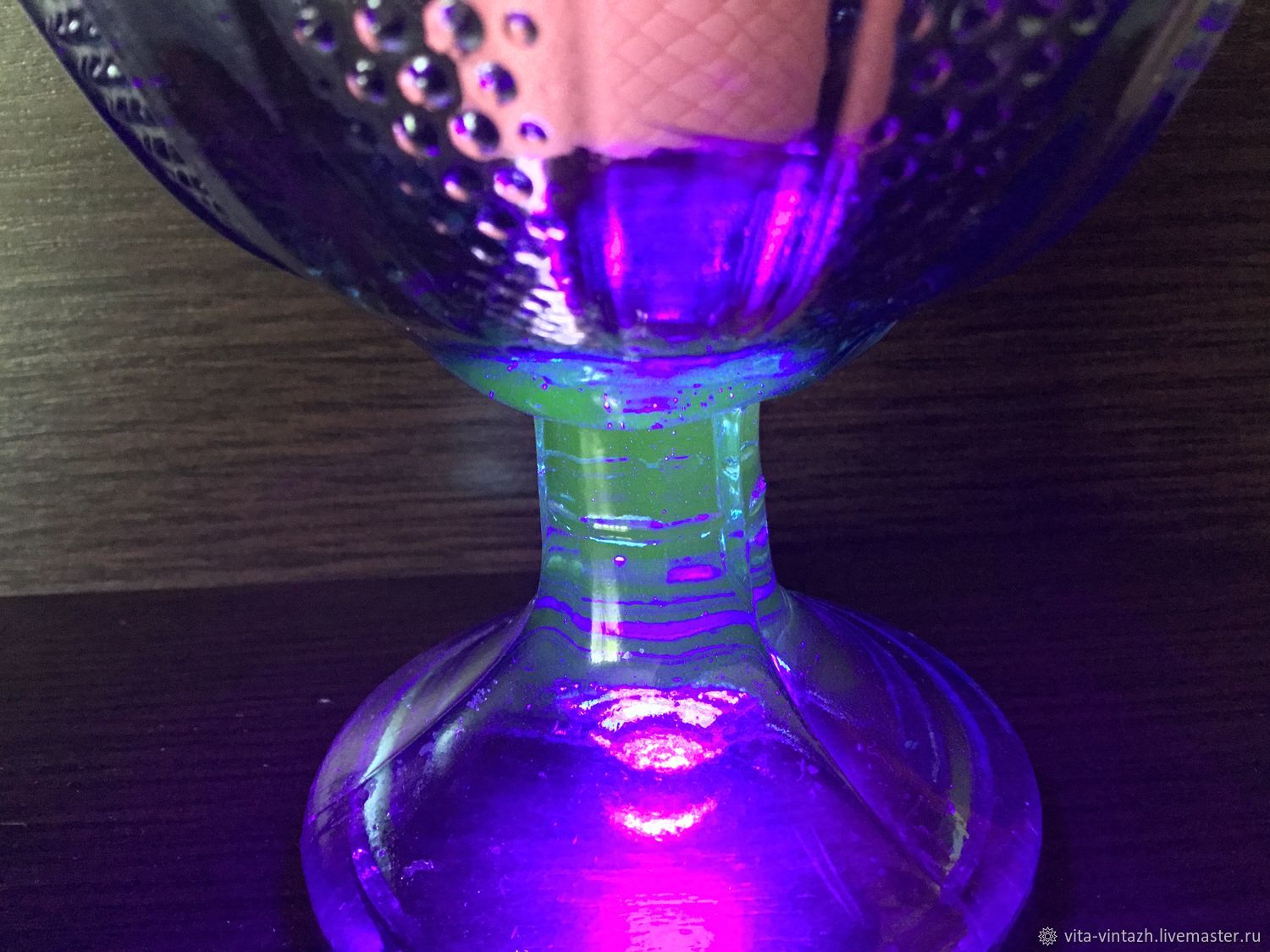 Винтаж: Урановое стекло. Ваза "Колокольчик" купить в интернет-магазине ...