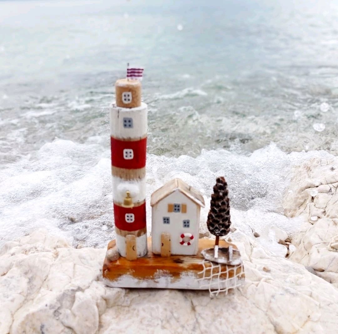 В пене морской Остров с маяком и домиком Дрифтвуд 22 см, Домики, Москва,  Фото №1