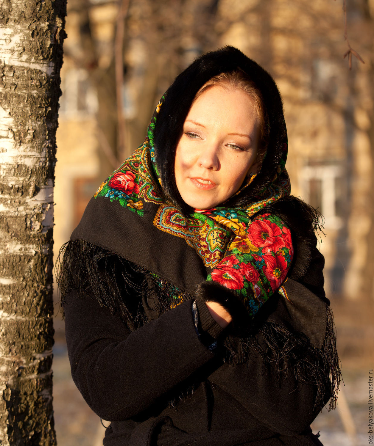Как повязать платок на голову зимой с пуховиком
