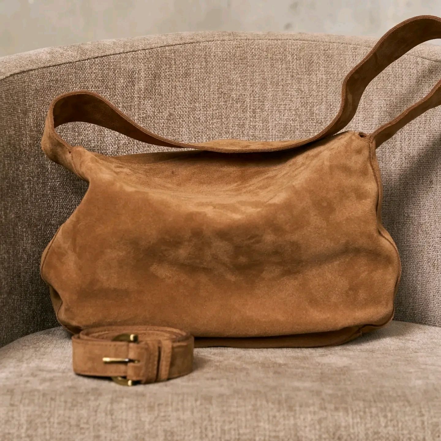 Женская сумка из кожи и замши 