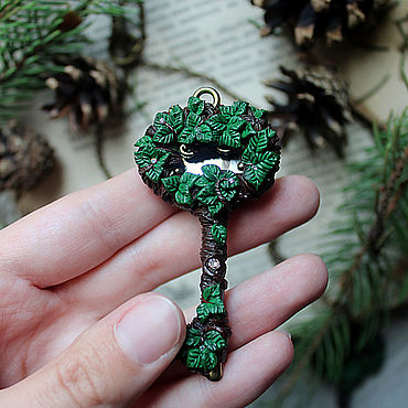 Украшения ручной работы. Ярмарка Мастеров - ручная работа Кулон "Лесной ключ". Handmade.