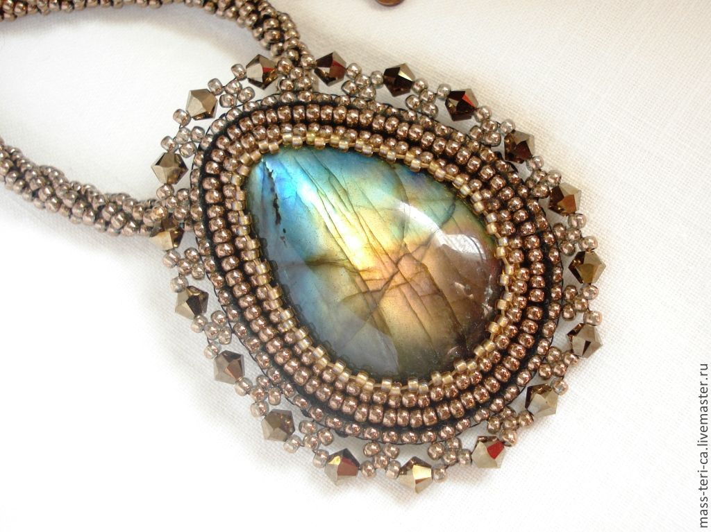 кулоны кабошоны. расшитые бисером колье. ожерелье из стекла кабошон луна. кулоны кабошоны. кулоны кабошоны.