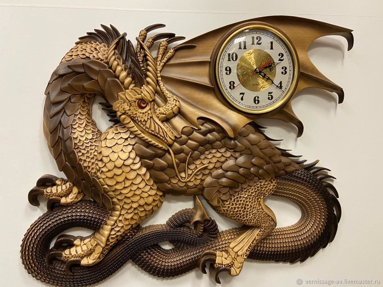 Часы дракон