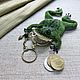 Coin holders: Dark green frog beaded keychain-coin box. Coin boxes. SilkArt Tatyana. My Livemaster. Фото №5
