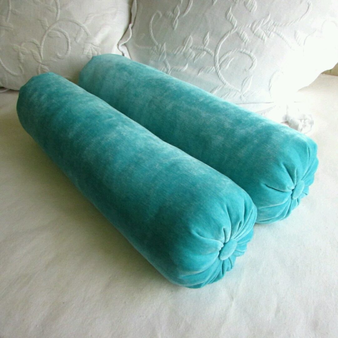 подушка валик декоративная на кровать