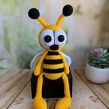 Мягкие игрушки: пчёлы