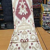 Uzbeko de seda ikat. El tejido manual de tejido Adras. NN002