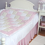The valance skirt for the bed in pink nursery style the Provence Shabby Chic