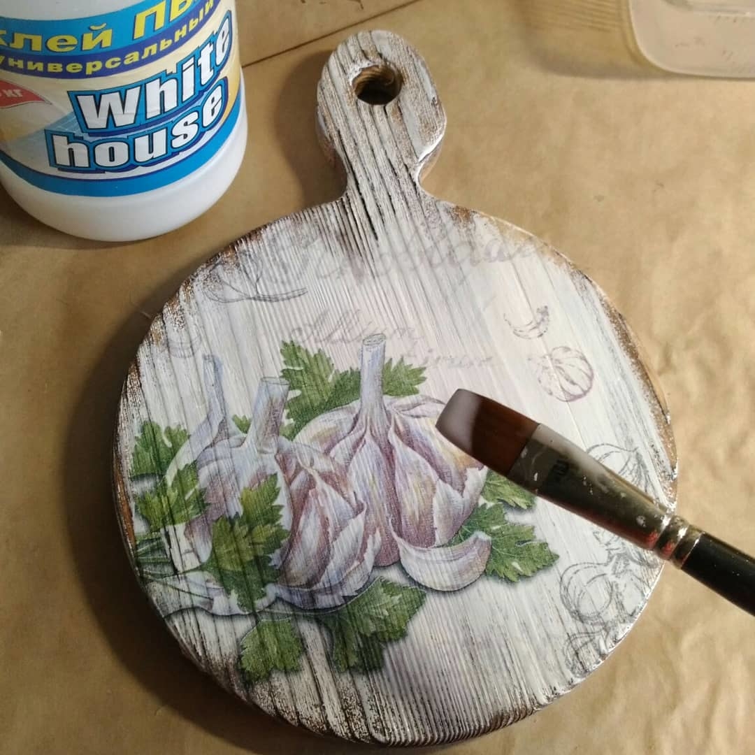 Готовлю МК по декупажу сервировочной доски.