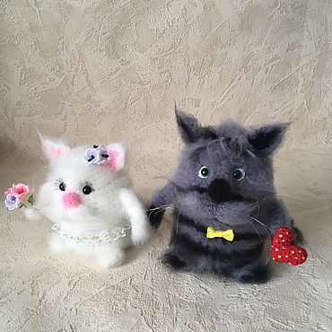 Мягкие игрушки: Вязанные свадебные котики пушистики. . Куклы и игрушки ручной работы - Ярмарка Мастеров Куклы и игрушки ручной работы. Ярмарка Мастеров - ручная работа Мягкие игрушки: Вязанные свадебные котики пушистики. Handmade.