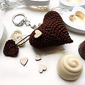 Сувениры и подарки handmade. Livemaster - original item Keychain 5 cm Knitted heart Dark chocolate. Handmade.