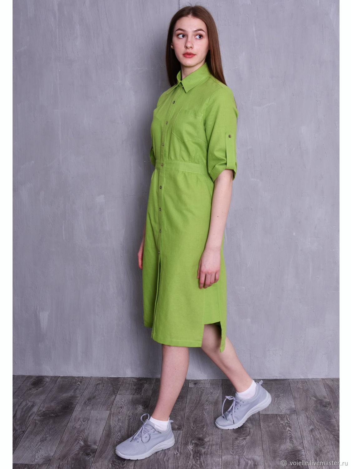 Зеленое льняное платье