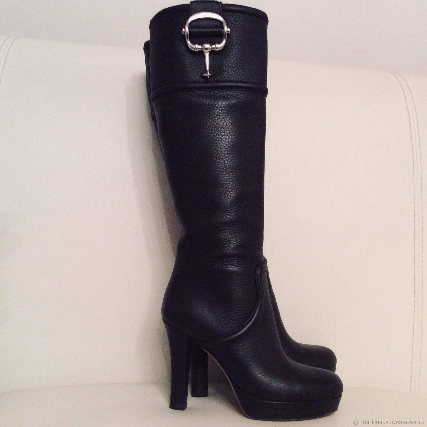 Винтаж: Высокие черные кожаные сапоги на каблуке купить в интернет-магазинеЯрмарка Мастеров по цене 24990 ₽ – K5O7KRU